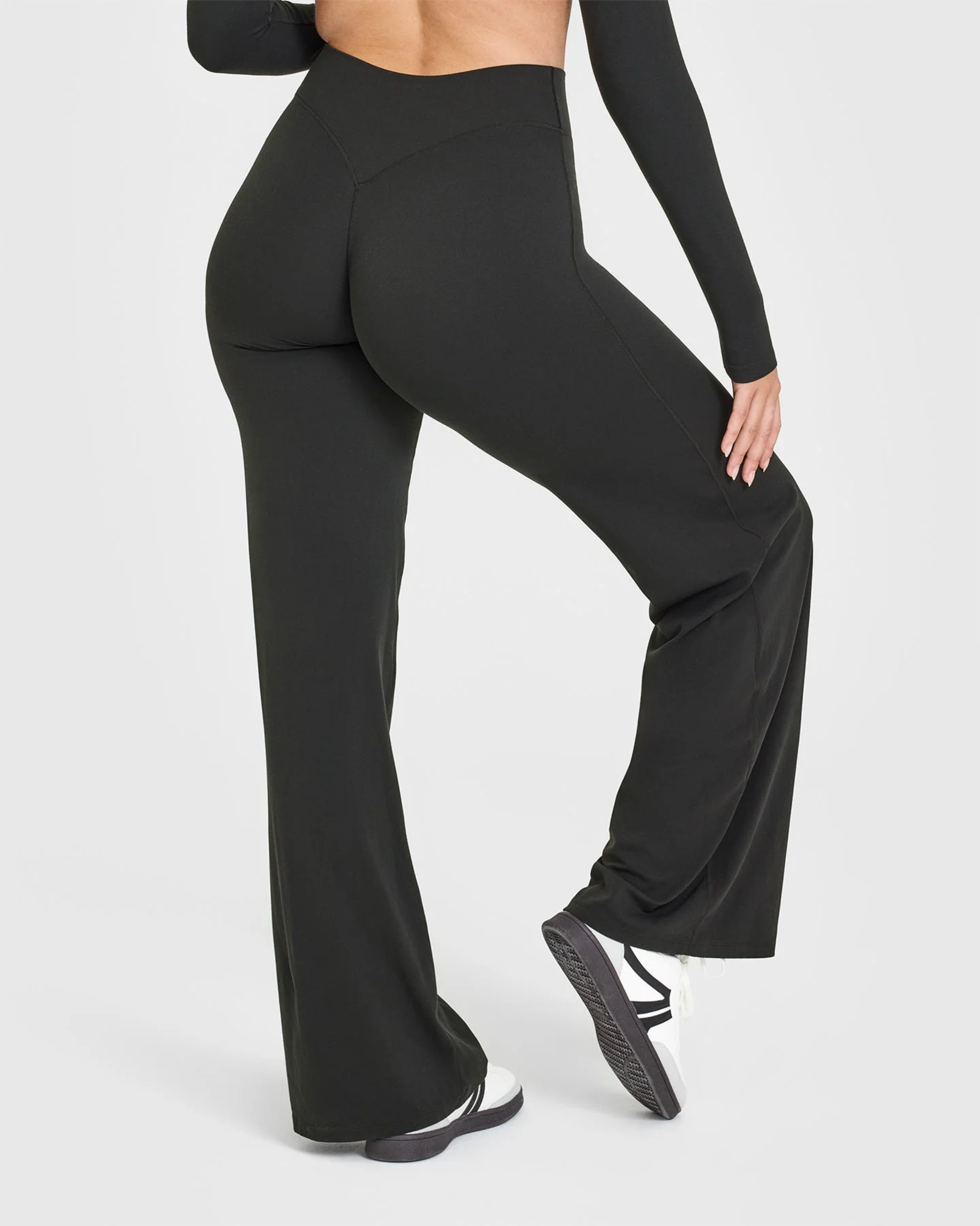 Essential Flare Pants