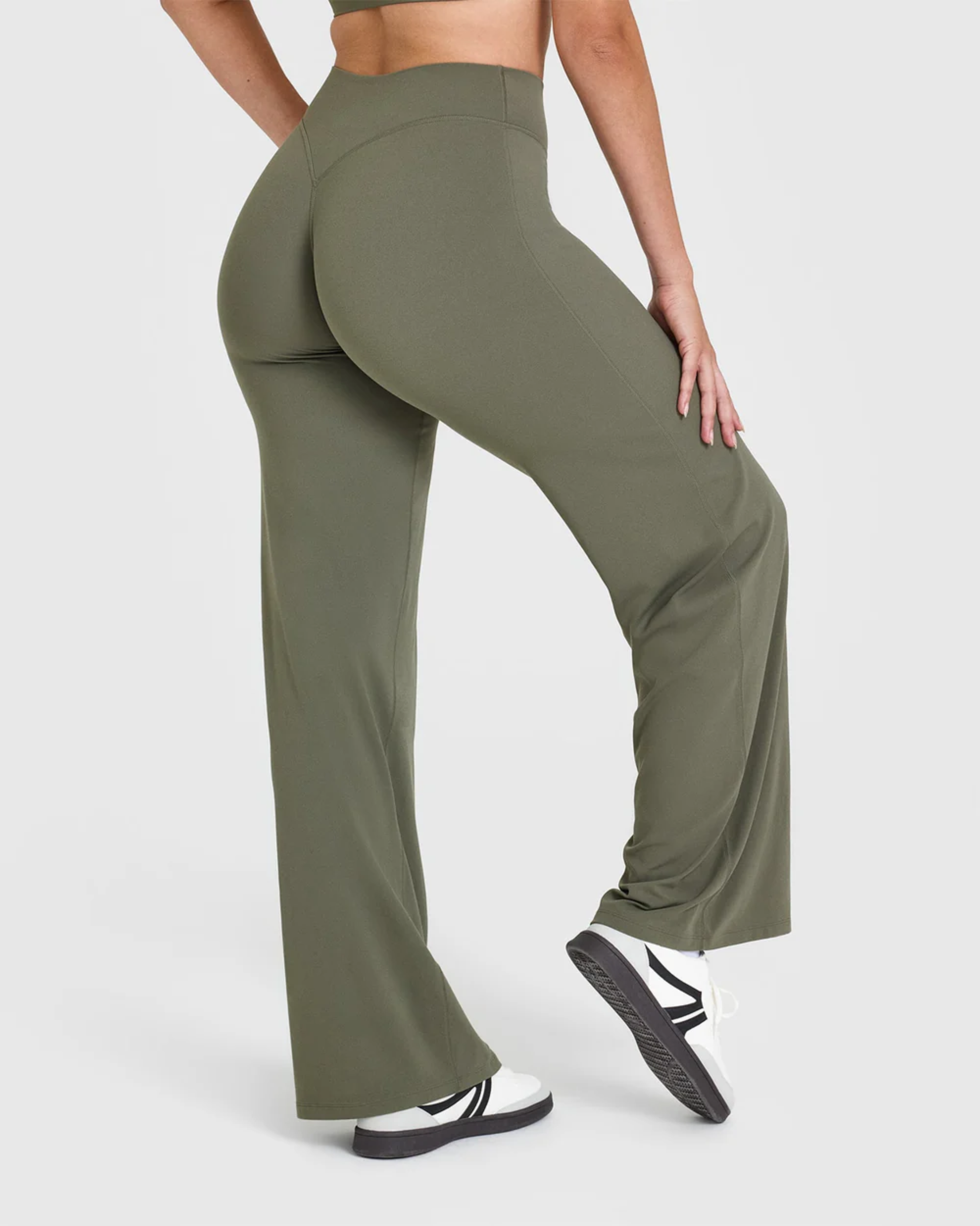Essential Flare Pants