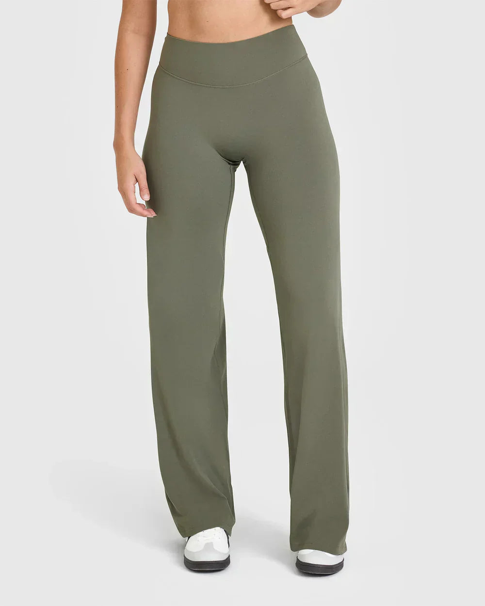 Essential Flare Pants